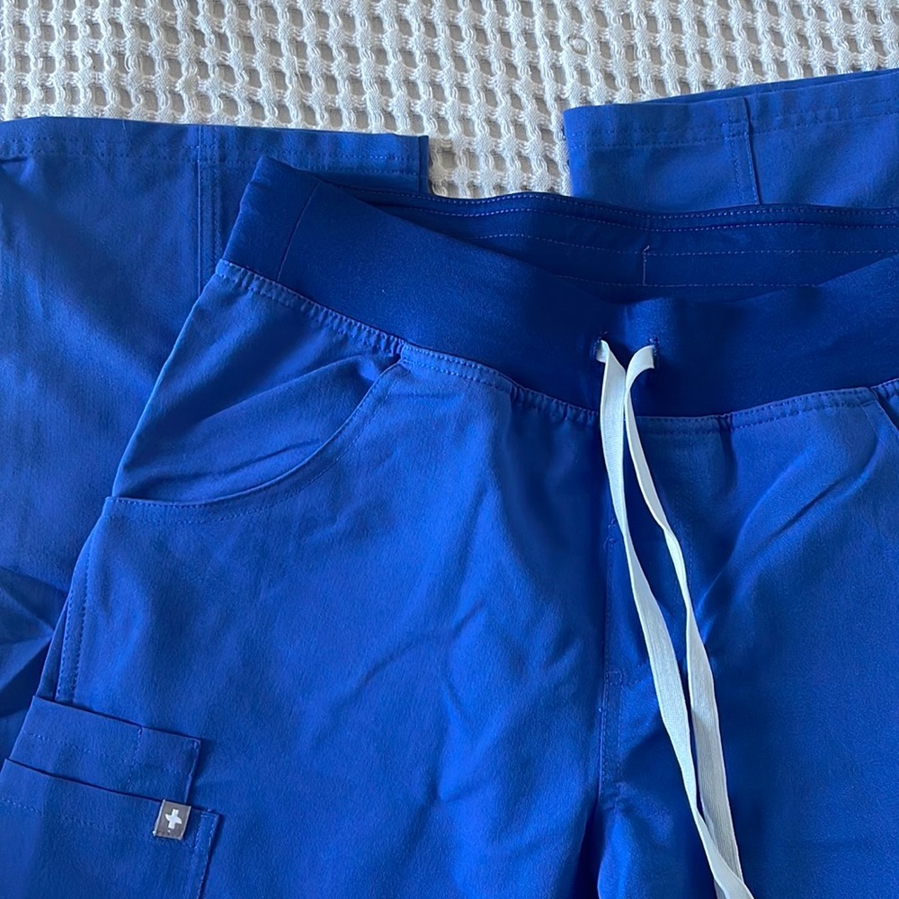 Figs Kade Cargo Scrub Pants